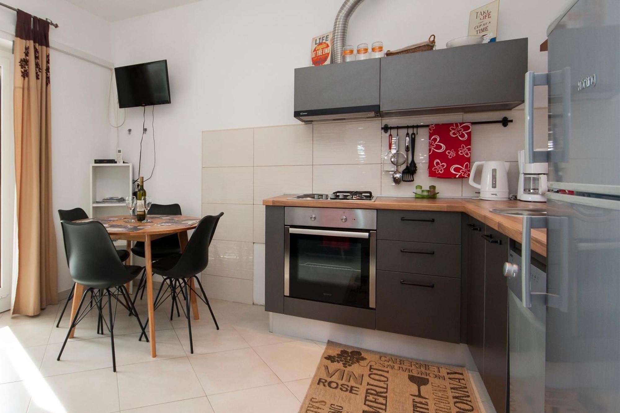 Apartments Alisa Бродариця Екстер'єр фото