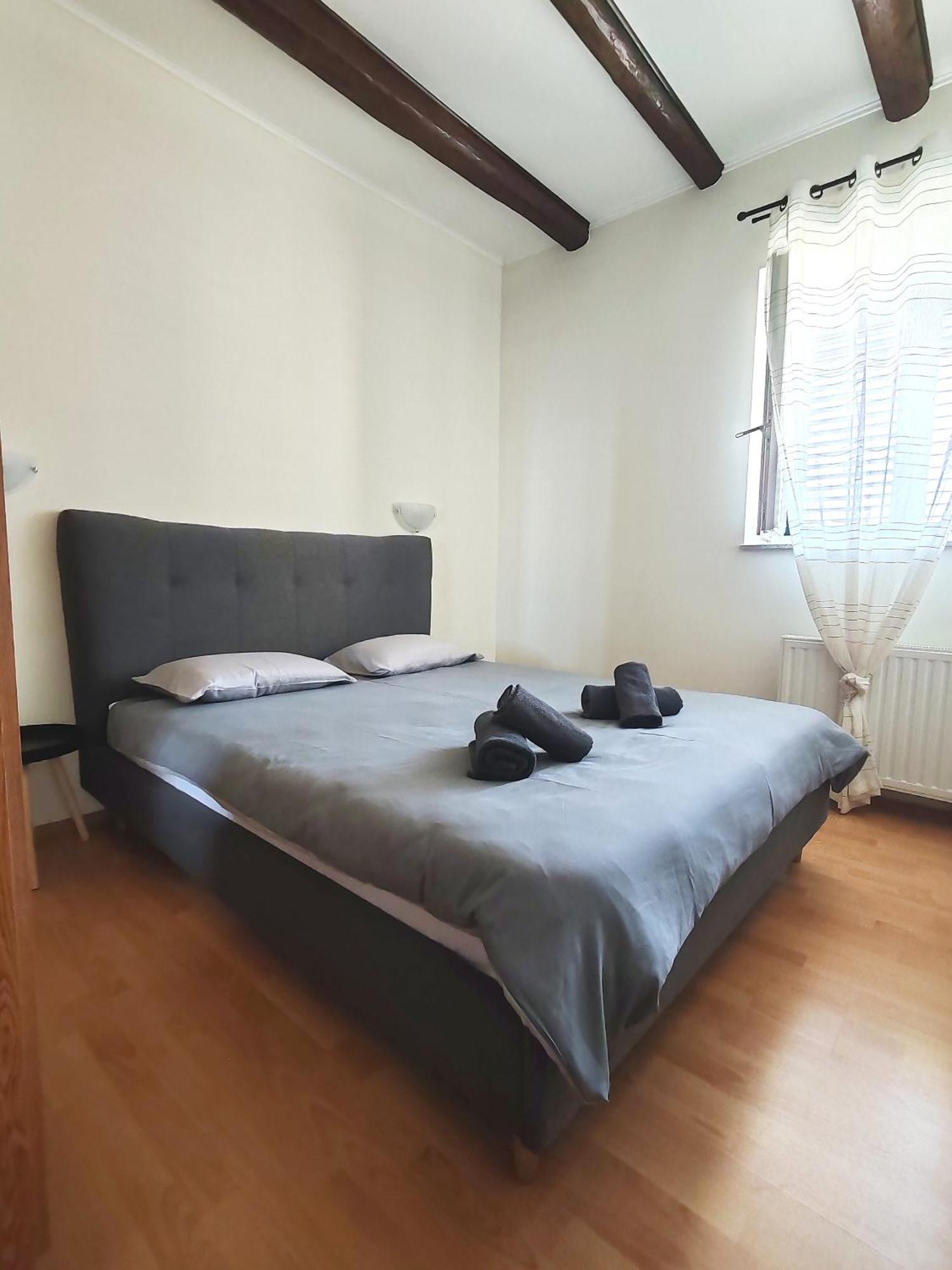 Apartments Alisa Бродариця Екстер'єр фото