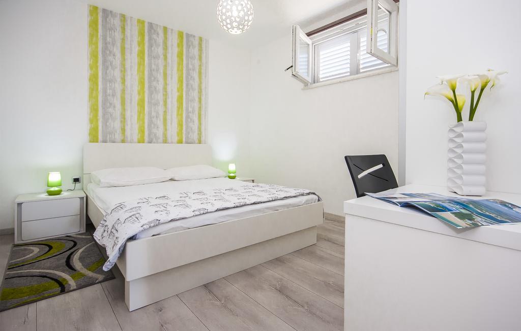 Apartments Alisa Бродариця Екстер'єр фото