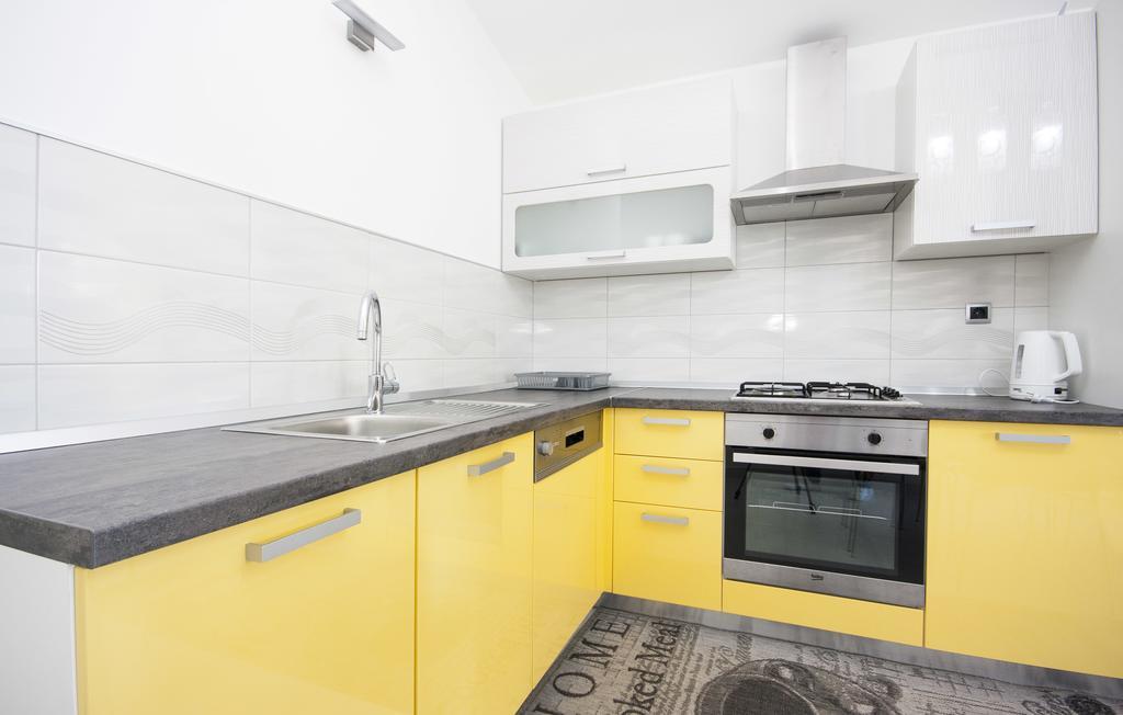 Apartments Alisa Бродариця Екстер'єр фото