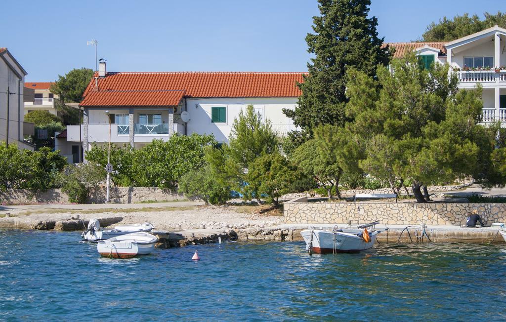Apartments Alisa Бродариця Екстер'єр фото